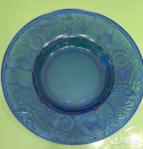 Блюдо сервировочное из синего стекла