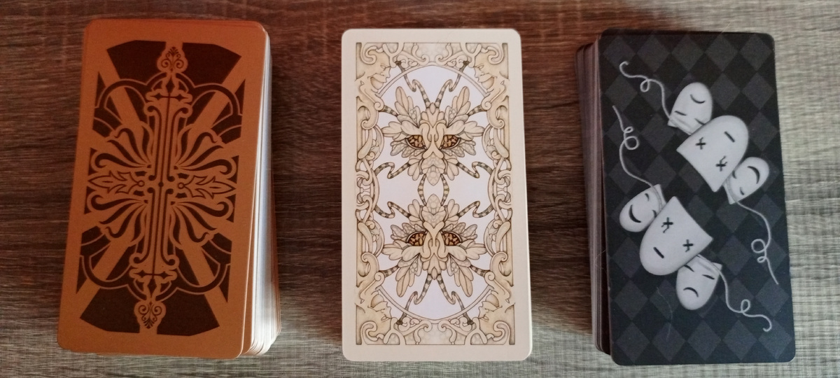 1- Таро Лунатиков, 2 - Таро Фей и Эльфов, 3 - Таро Театр Кукол. 