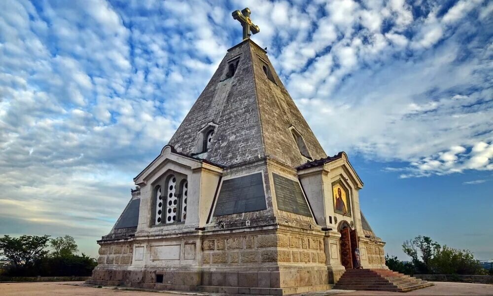 Севастополь. Свято-Никольский православный храм-пирамида.