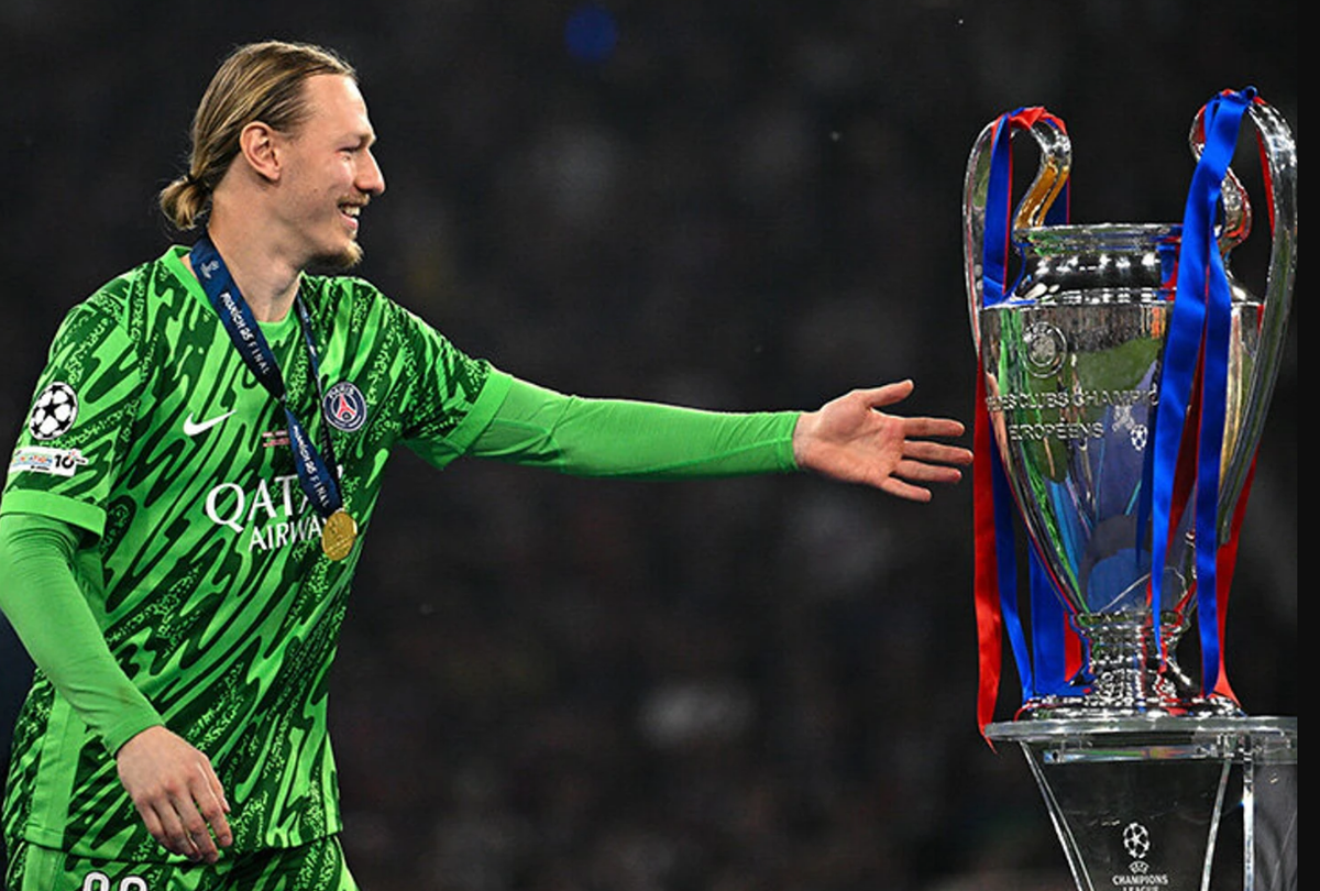 Матвей Сафонов выиграл Лигу чемпионов в первый же сезон в "ПСЖ". Фото: УЕФА