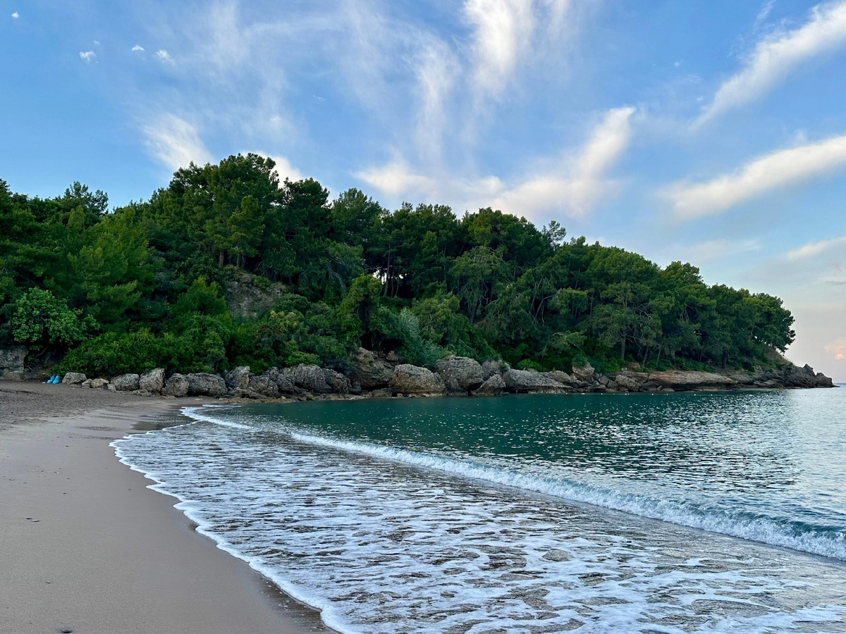 писающие на пляже 