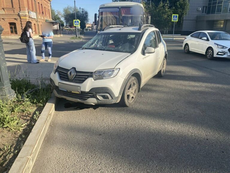    В центре Оренбурга в ДТП с пассажирским ПАЗом пострадали женщина и подросток Белов Михаил Александрович