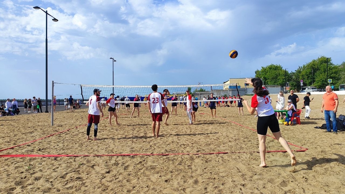    В Саратове открылся новый городской пляж в Затоне 1 июняНовости Саратова и области – Сетевое издание «Репортер64»