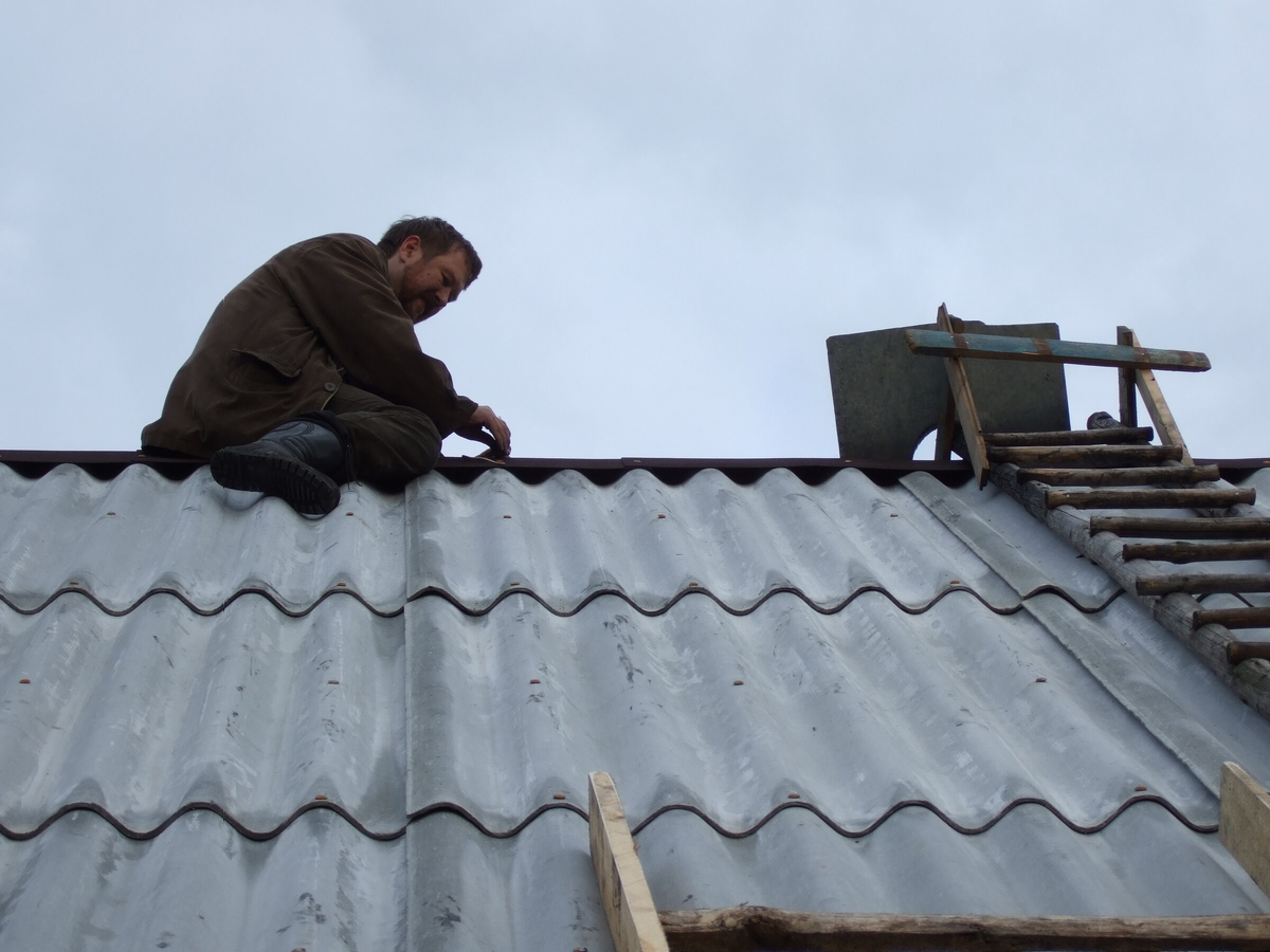 Крыша старого дома