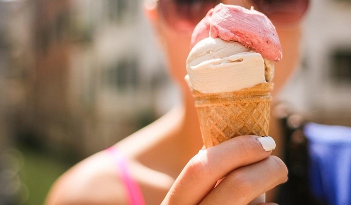    Роскачество рассказало, как определить некачественное мороженое по внешнему виду
