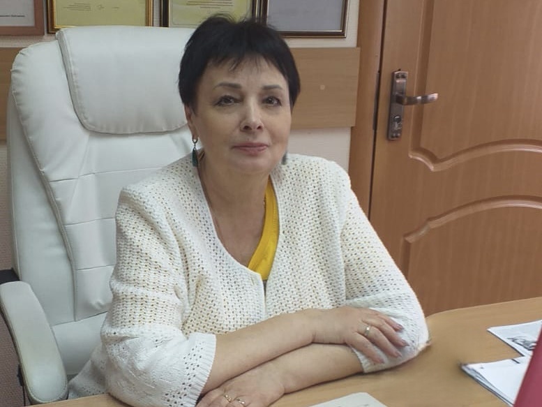    Любовь НАУМОВА, главный редактор газеты «Знамя шахтера», член Союза журналистов России Редактор