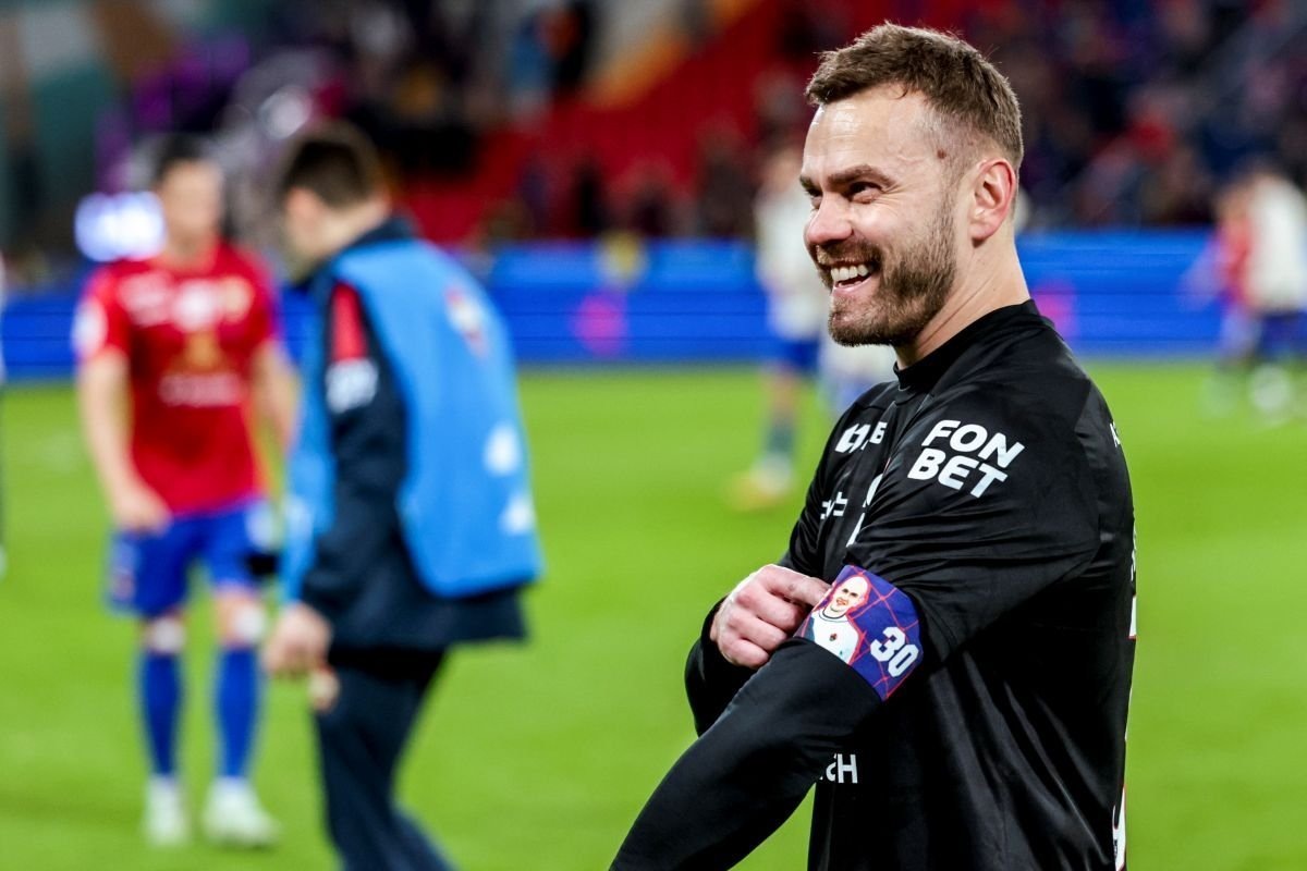     Игорь Акинфеев