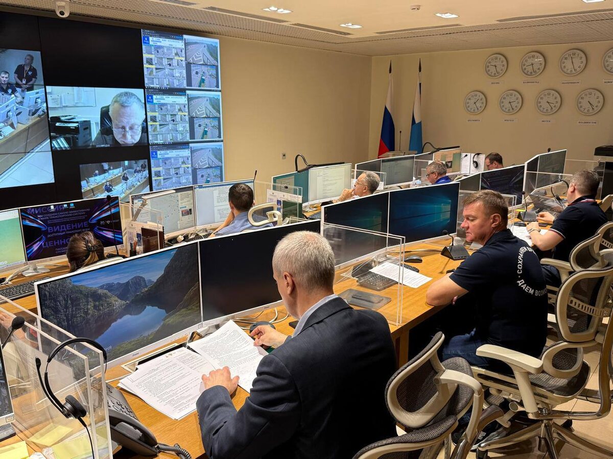     Роман Старовойт провел координационное совещание в ситуационном центре Минтранса по ЧП с поездами