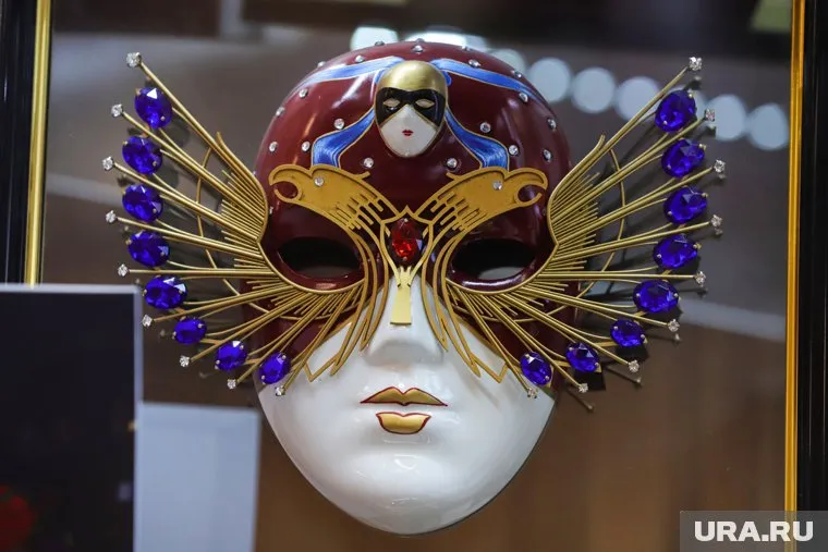 Варнава получил «Золотую маску»
Фото: Размик Закарян © URA.RU