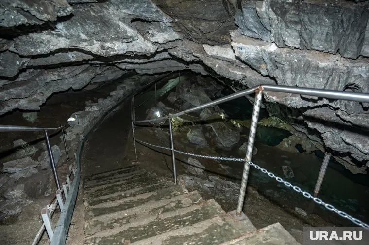 Кунгурская ледяная пещера закрывается 1 июня
Фото: Руслан Яроцкий © URA.RU