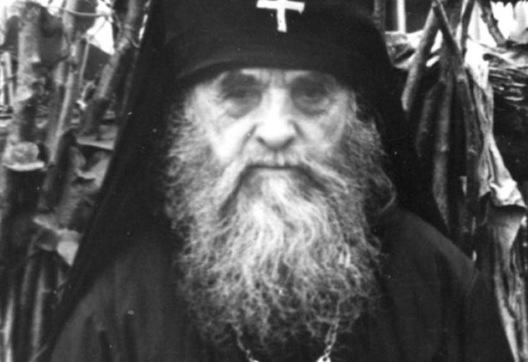 Если вас мучает прошлое, прислушайтесь к этому совету преподобного Серафима Романцова