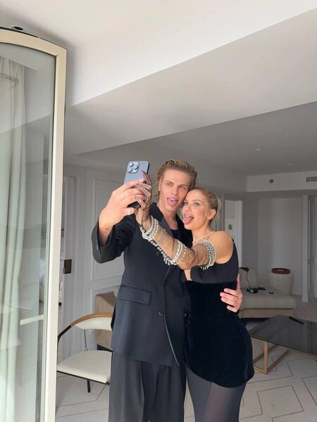    Пара выглядела счастливой admin