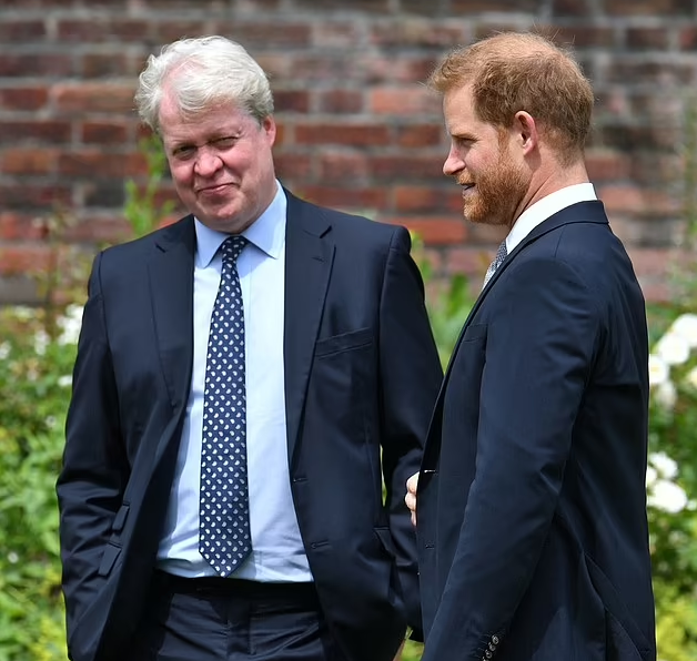 Принц Гарри попросил совета у брата принцессы Дианы: стоит ли ему взять фамилию Спенсер? Гарри меняет фамилию?