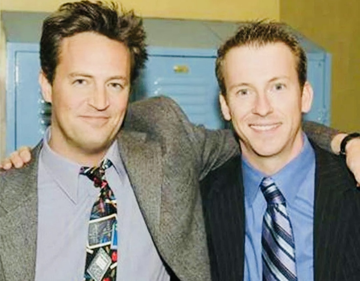 Рон Кларк и сыгравший его Мэттью Перри