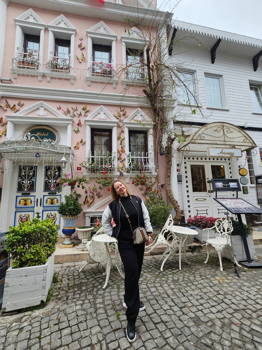 Улочка рядом с отелем