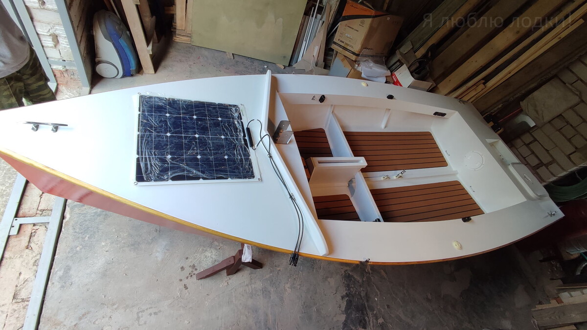 С нескользящим покрытием лодка снова преобразилась