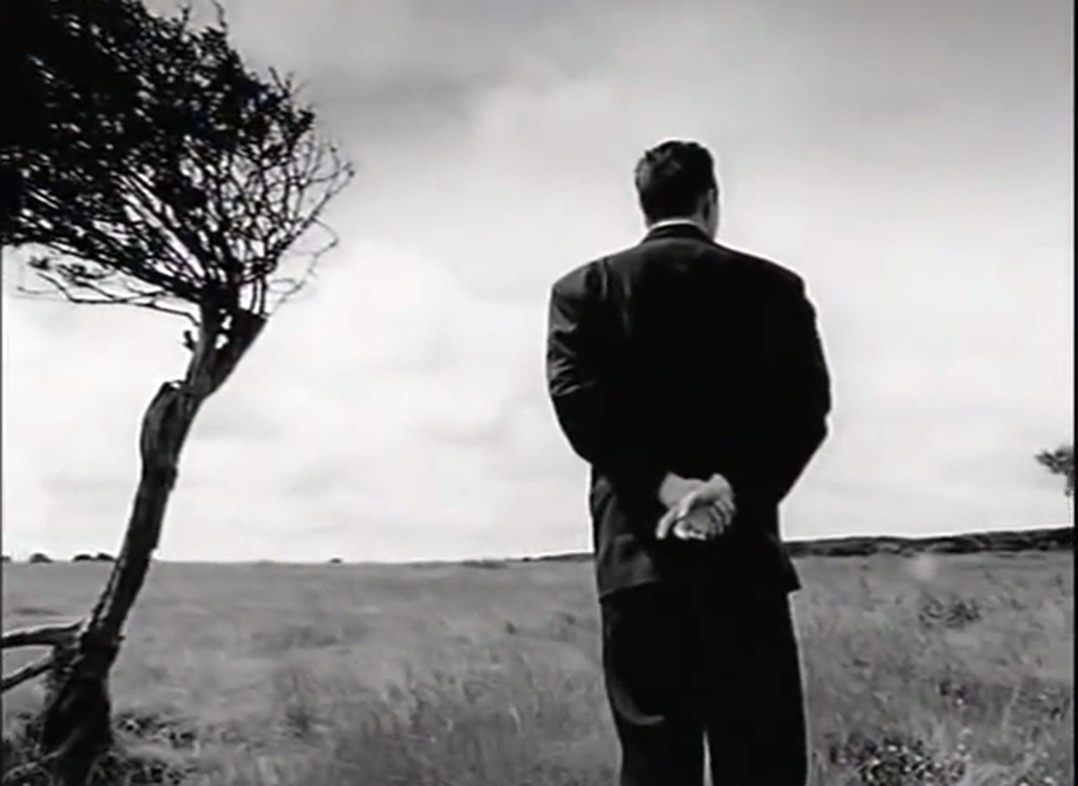 Кадр из клипа «Black: Wonderful Life» (1987)