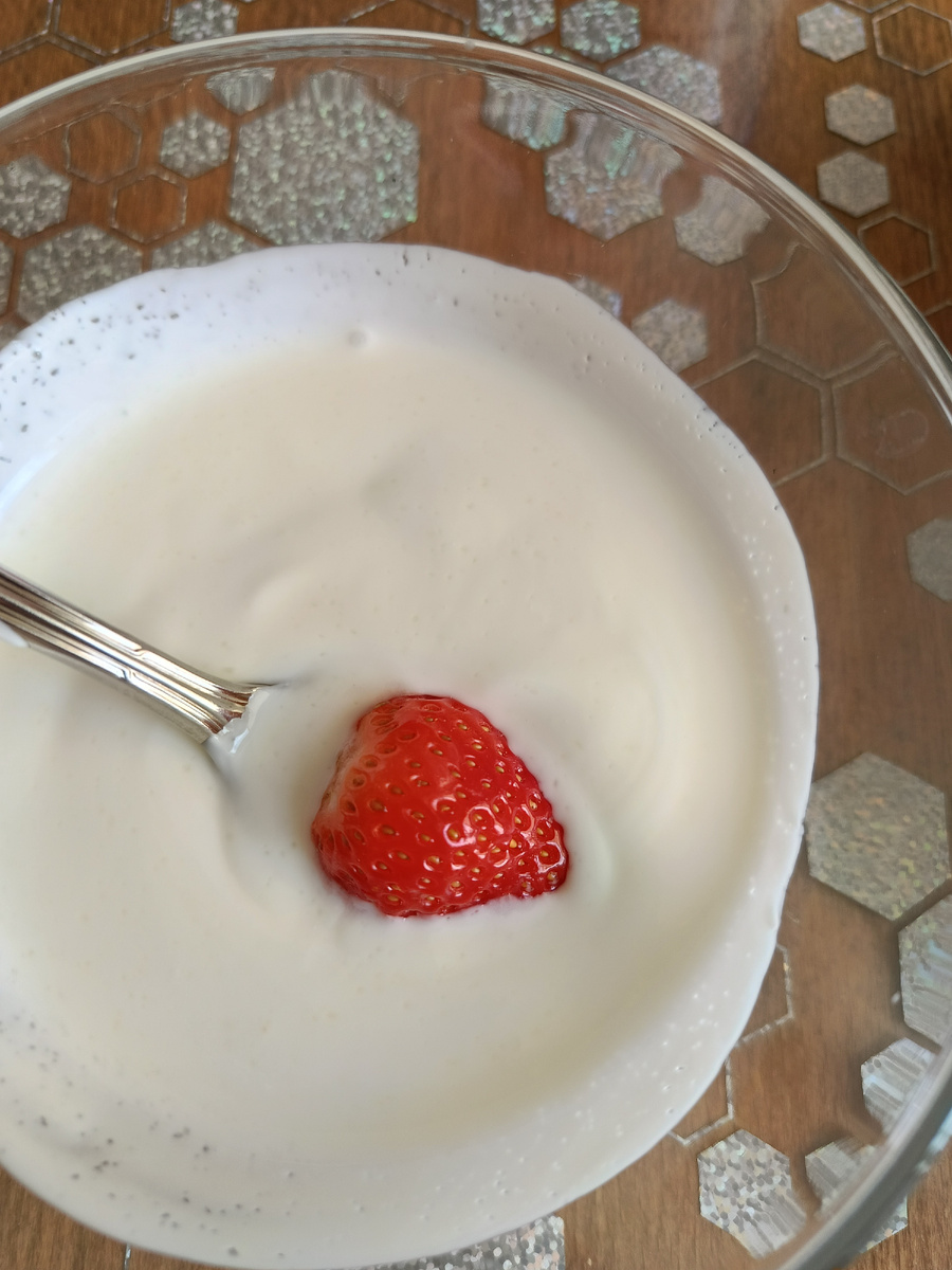 Клубника 🍓 со сметаной