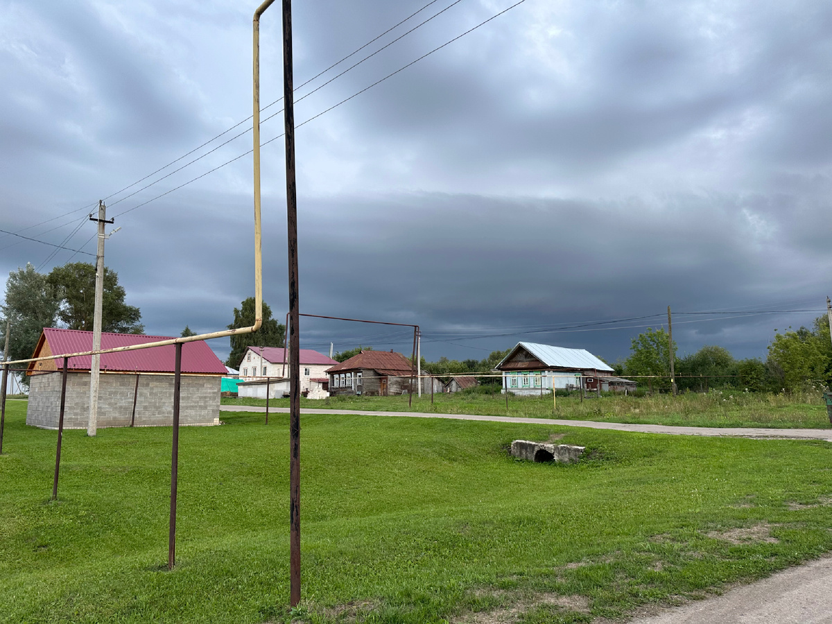 Это не дача, а именно село.