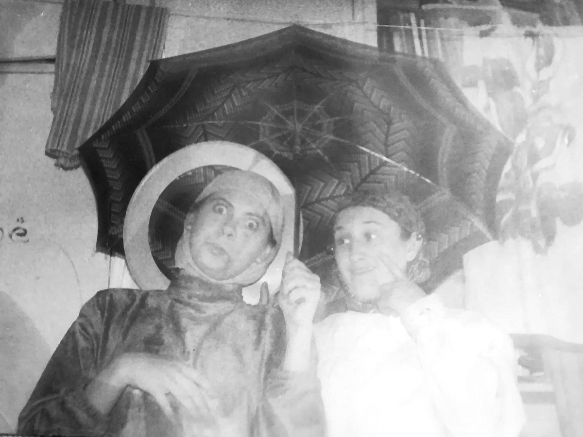 Барышни-кривляки. 