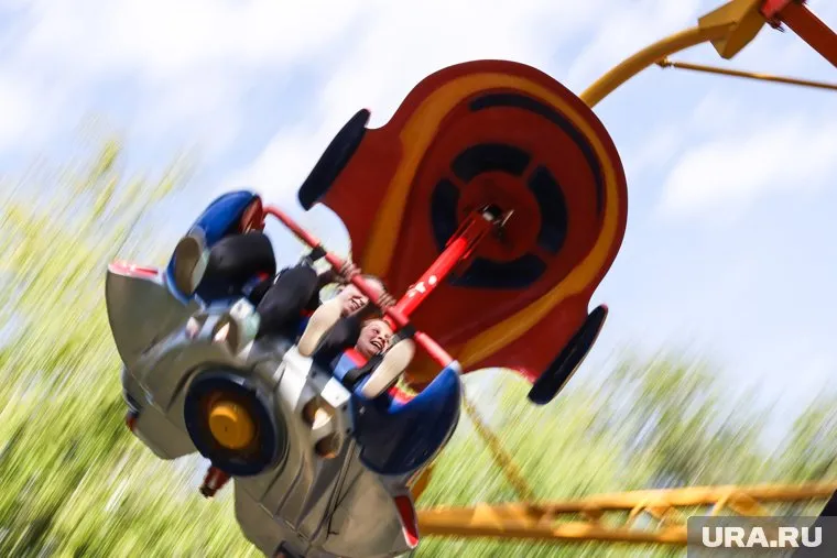 С фирмой, которая привезла карусель, больше не будут иметь дел (архивное фото)
Фото: Екатерина Сычкова © URA.RU
