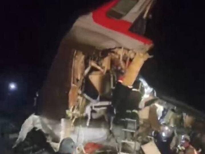 КОНСТАТИРУЮ С ГОРЕЧЬЮ