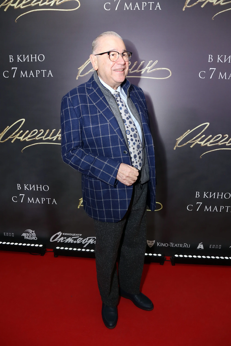    Евгений Петросян.