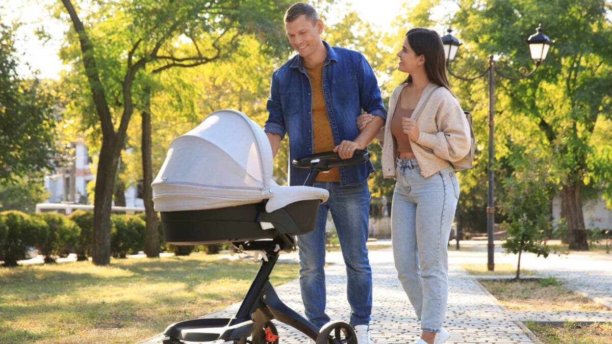    Для роста населения семейные пары должны быть уверены в мерах господдержки / Фото: Shutterstock