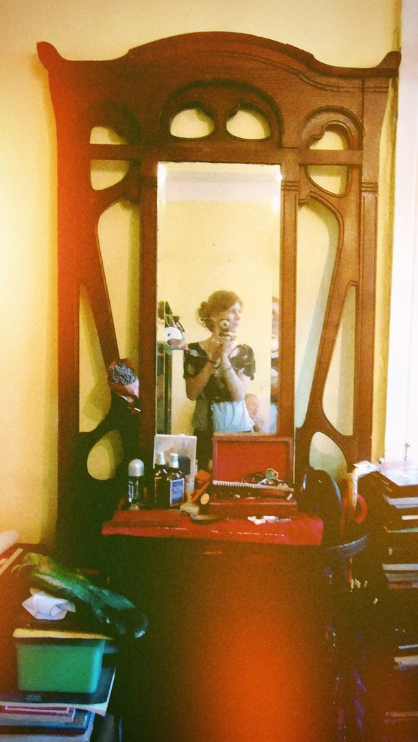 листать вправо