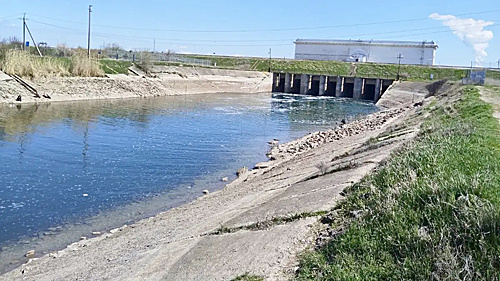    Вода пошла на поля. / ФОТО сети Интернет Администратор