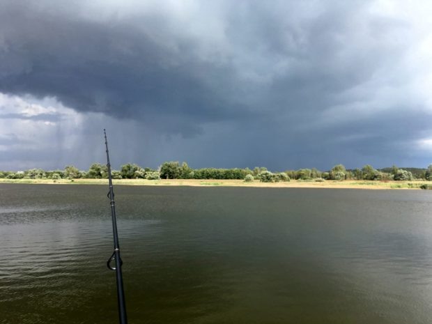 Рыбалка во время грозы