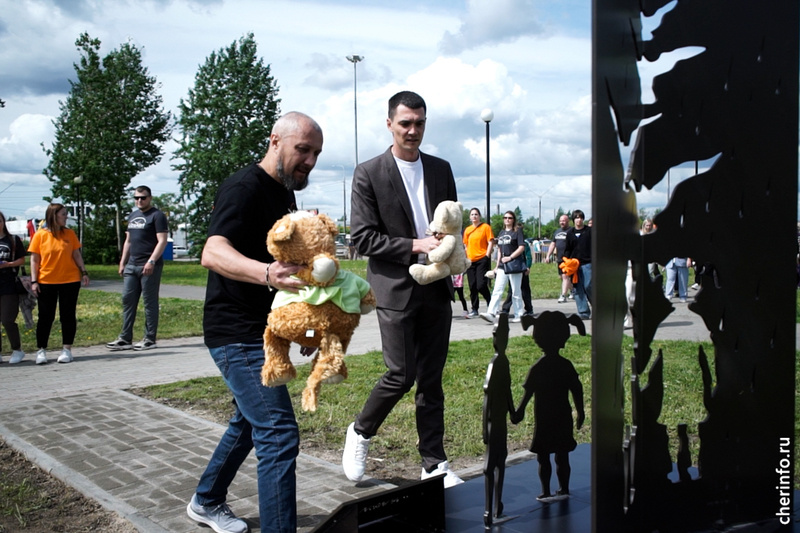    Новый арт-объект "Живи" установили в парке у "Окея".