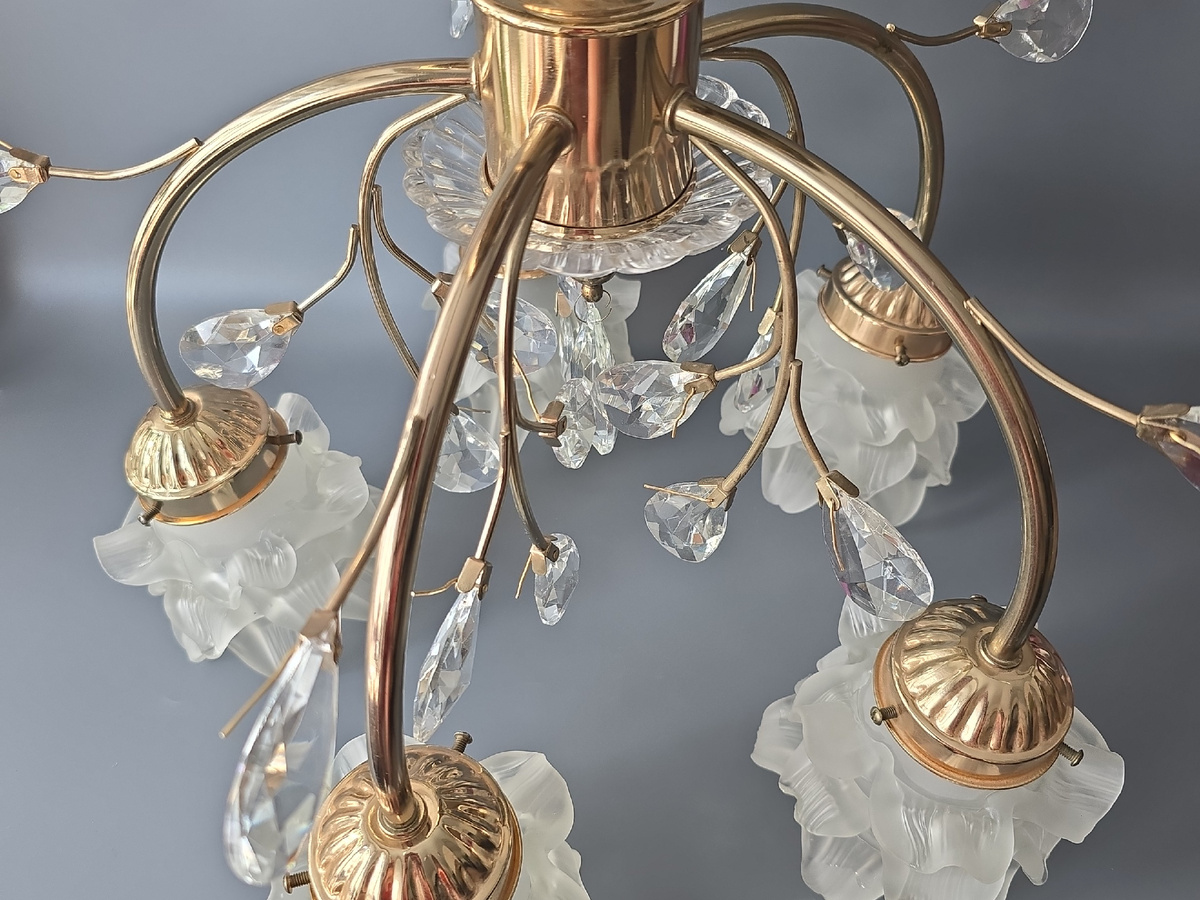 Смотрите, как засверкала после того, как её отмыла. Даже Киркорову бы понравилась.👌