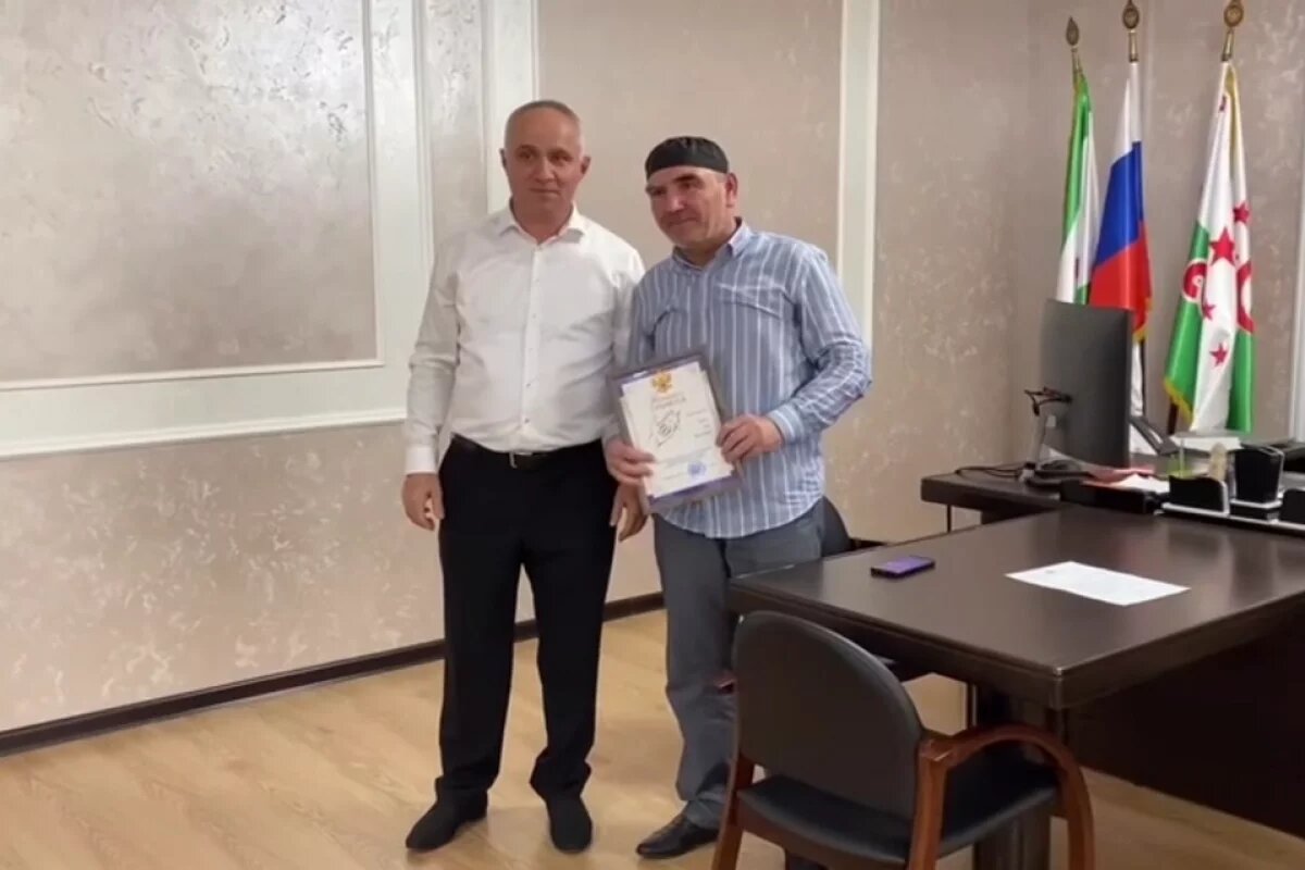    Жителя Ингушетии Амира Ажигова наградили за спасение тонувшего ребёнка