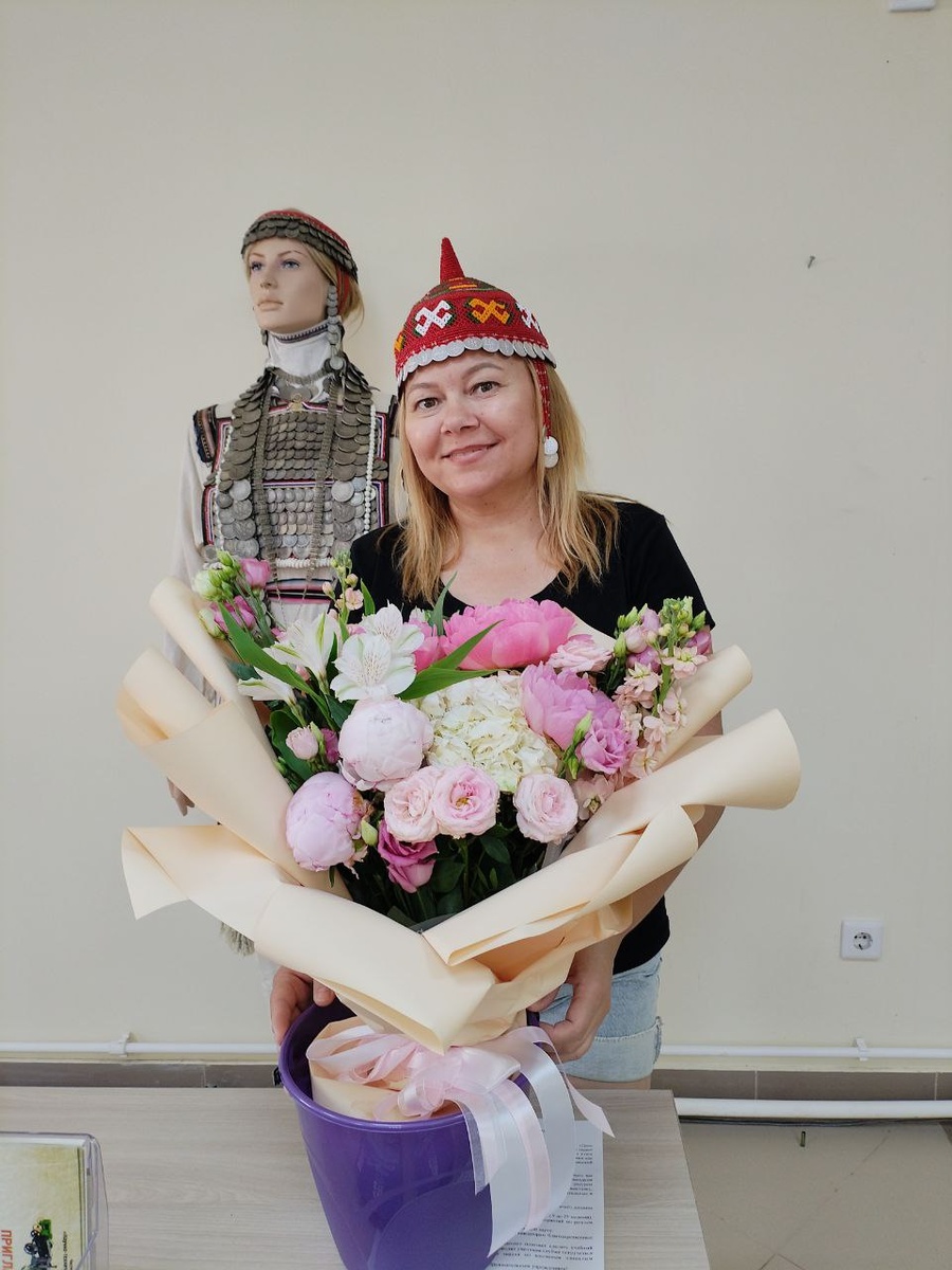 Тухья- головной убор незамужней девушки