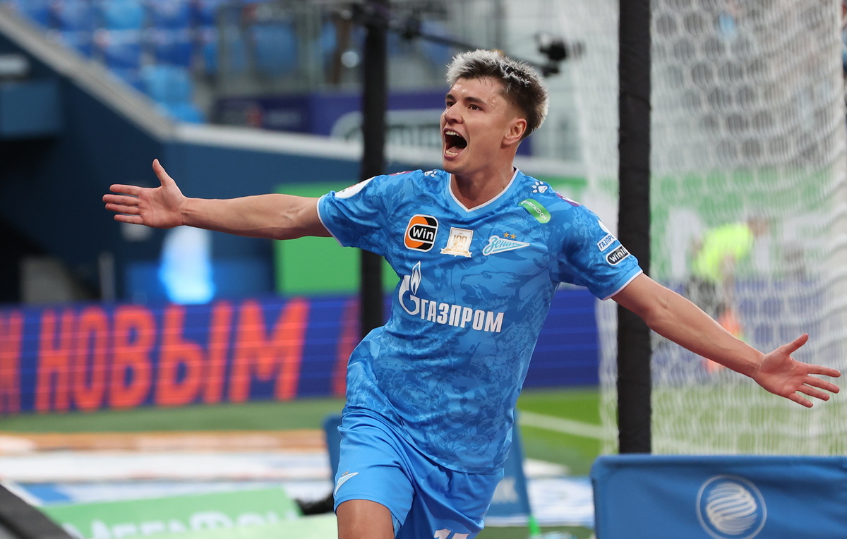    Полузащитник "Зенита" Андрей Мостовой   Петр Ковалев/ТАСС