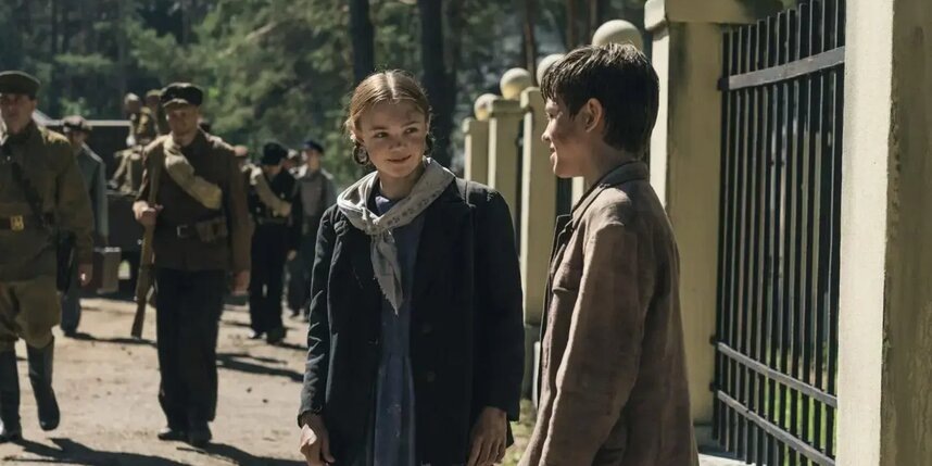    Главные роли в фильме "Каруза" сыграли Марк-Малик Мурашкин и Мария Абрамова.кинопоиск