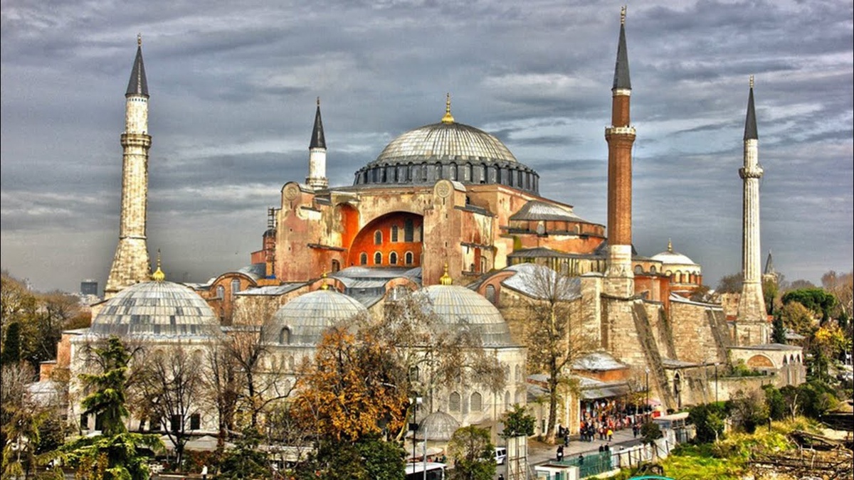 🔹 Совет: приходите к открытию, чтобы избежать очередей.