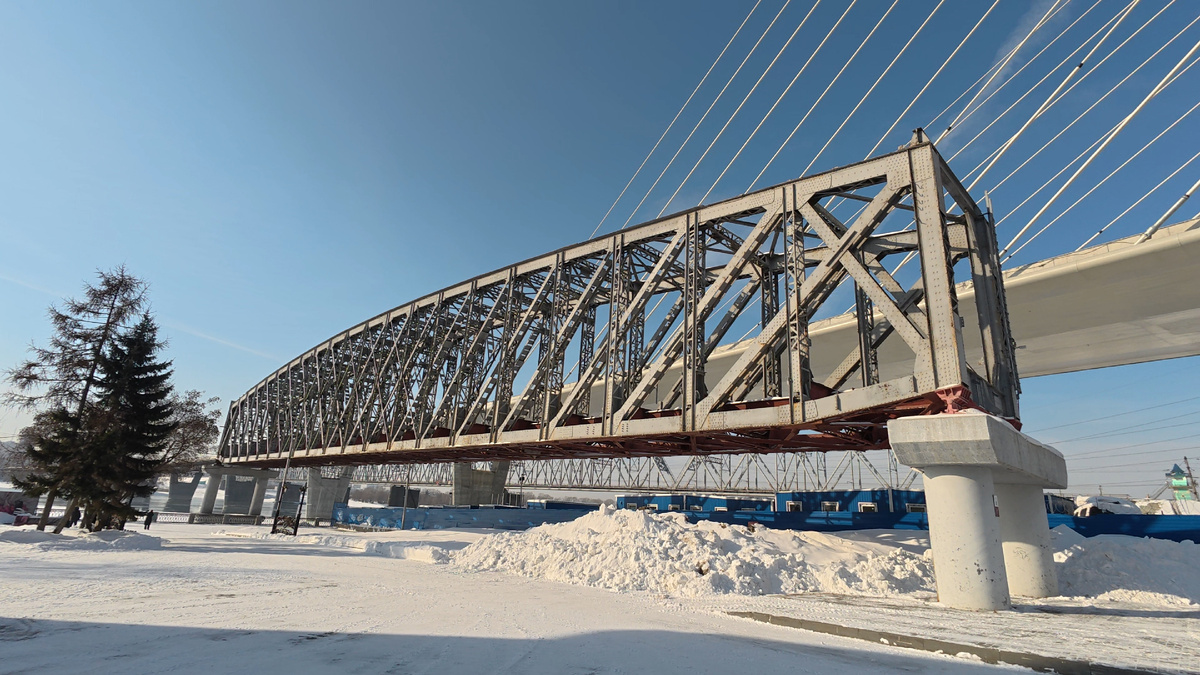 Металлический пролет старого моста