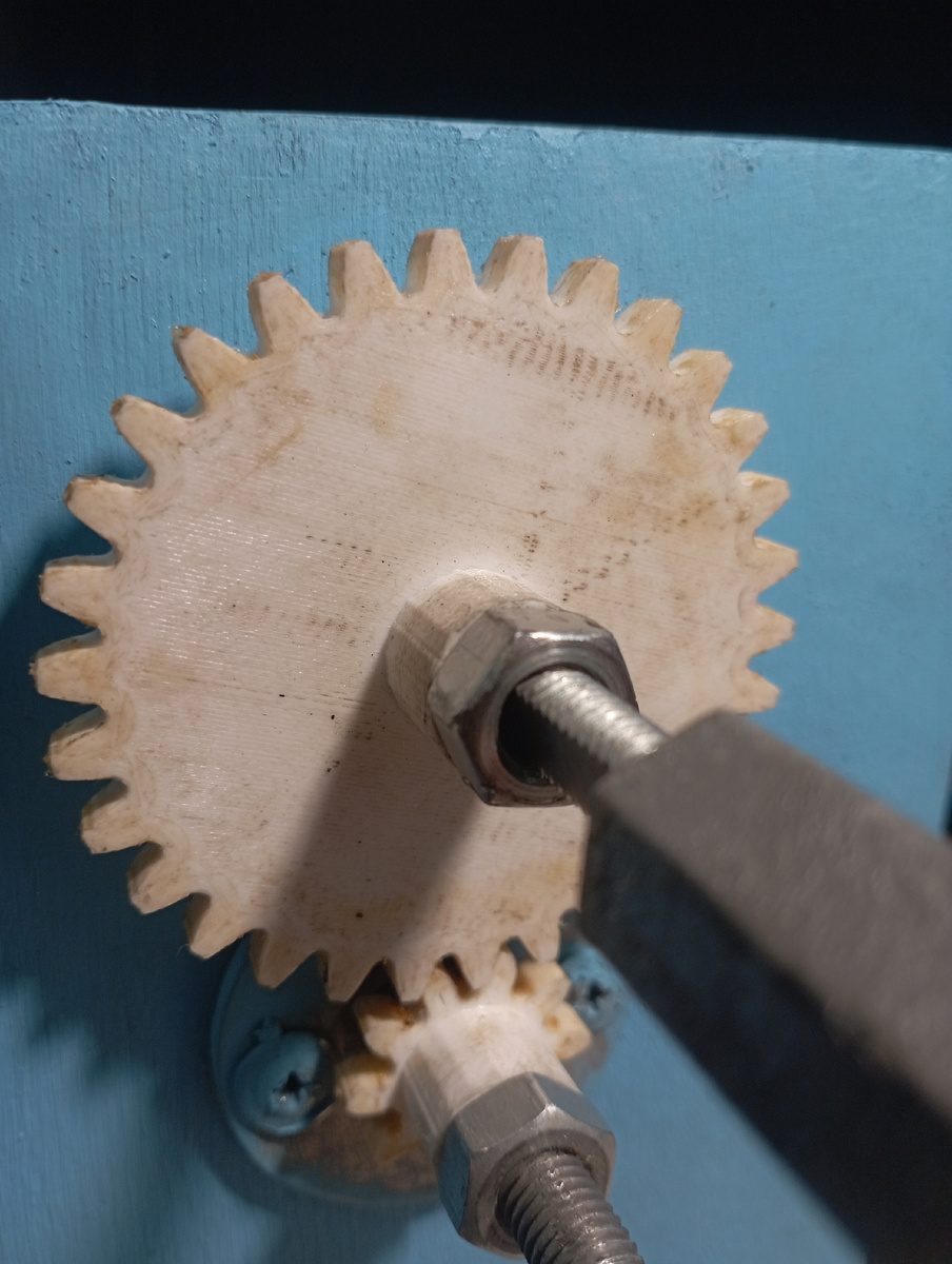 Шестерни с нанесенной смазкой - литолом. 