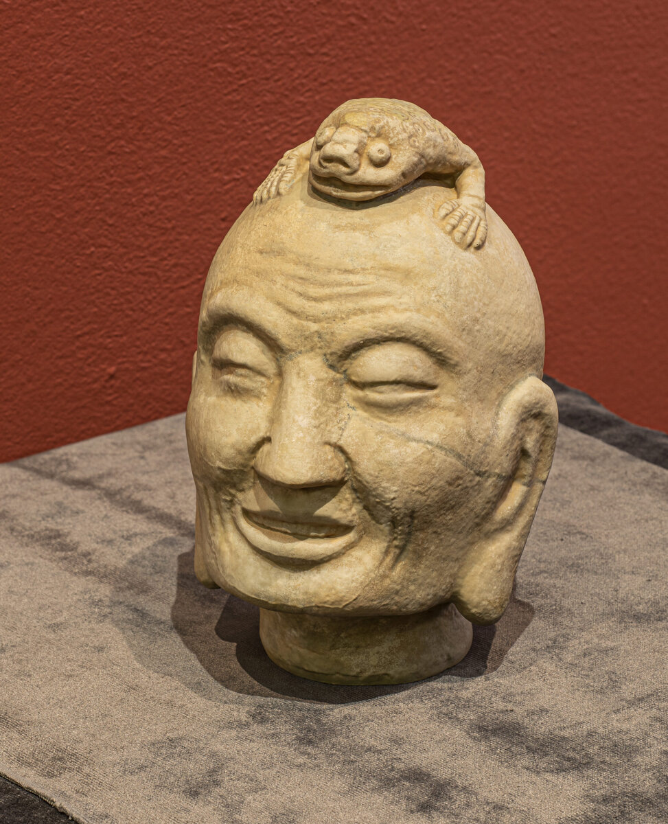 Посмертная маска Го Сяна в музее Востока. Авторство: emmmmer/livejournal. emmmmer.livejournal.com, CC BY 4.0, https://commons.wikimedia.org/w/index.php?curid=161036088