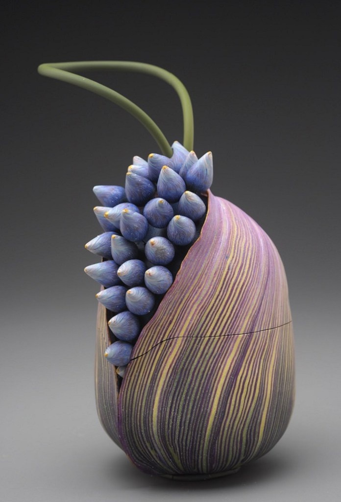 Источник: https://dailydoll.news/2023/12/09/kathleen-dustin-handbags/