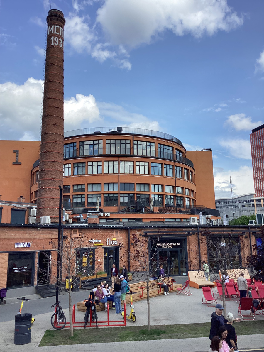 Главный корпус. Фото автора