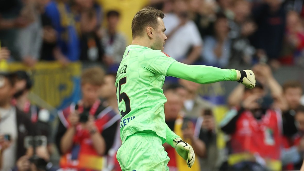    Вратарь ЦСКА Игорь Акинфеев.Александр Федоров