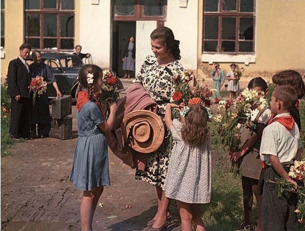 «Приезд учительницы», 1950 год. Фото Д. Бальтерманц
