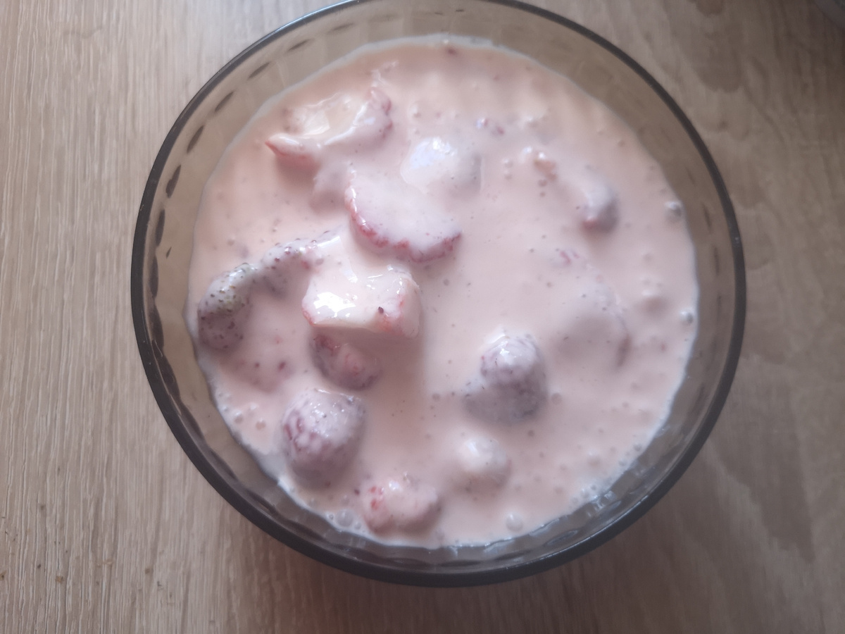 Клубника со сметаной) 