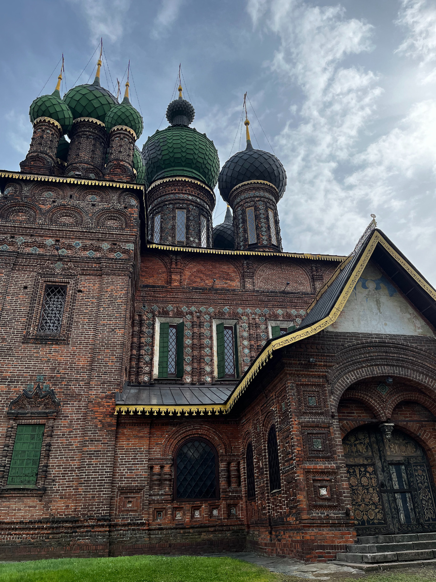 Красный кирпич добавляет неповторимый облик