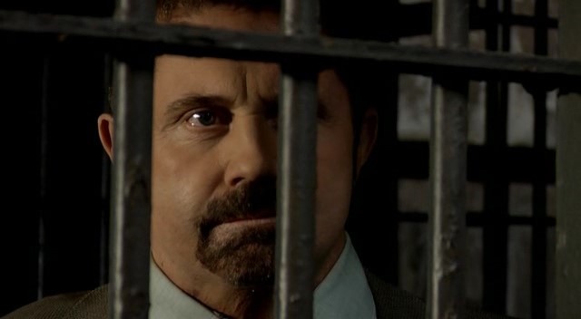 Как обычно актёрский ансамбль - завсегдатаи Фейфера, кочующие у него из фильма в фильм. Кэйну Ходдеру на сей раз дали положительную роль.