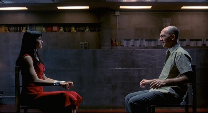 Стоит отметить определённую неброскую эстетику фильма, хорошо работающую на атмосферу. 