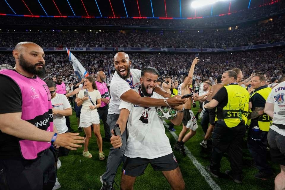 Листайте вправо, чтобы увидеть больше изображений